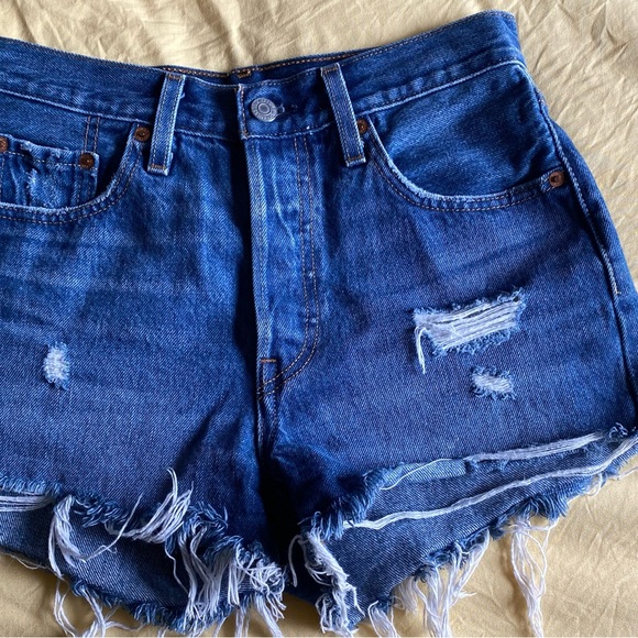 levi’s jean shorts - Picture 3 of 8